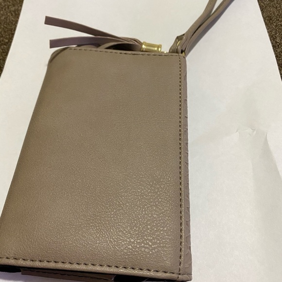 GUESS SANDY Slate Snake PHONE Wristlet  NWT - Picture 3 of 8